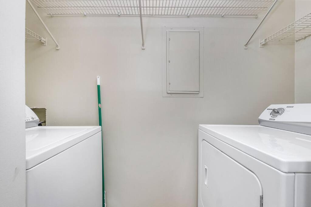 Charming Apartment With Wi-Fi Charlotte Exteriör bild